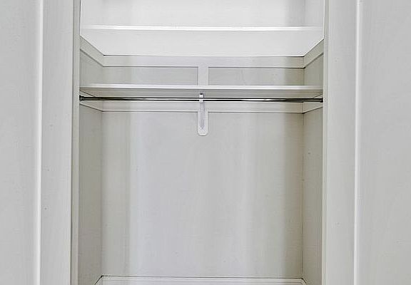 5th image of 218 E 74th St #2D