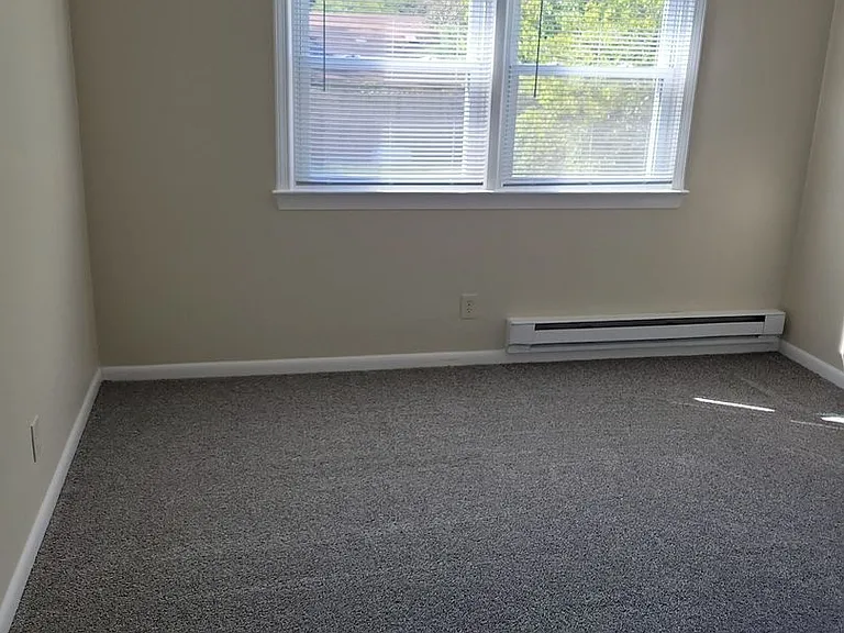 Bay Oaks Park Apartments — Photo 10