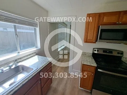 1038 Grove St #A — Photo 7