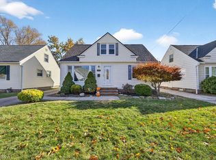 415 Beechwood Dr, Eastlake, OH 44095