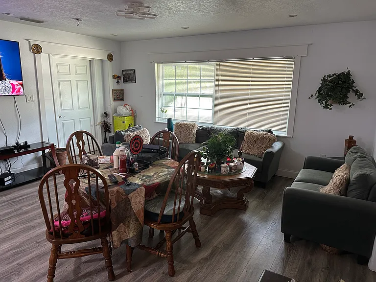 324 Seminola Blvd #B — Photo 13
