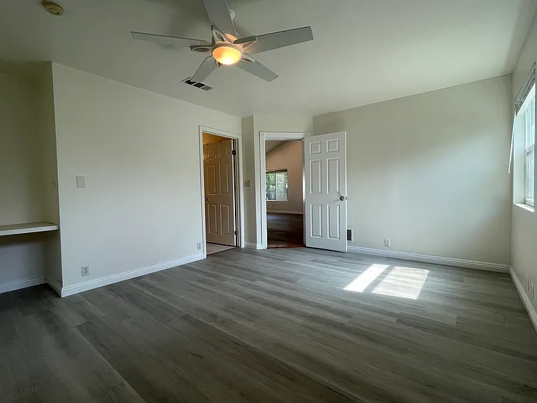 6822 1/2 N Muscatel Ave — Photo 13