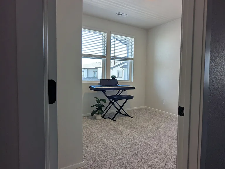 563 Vicot Way #C — Photo 29