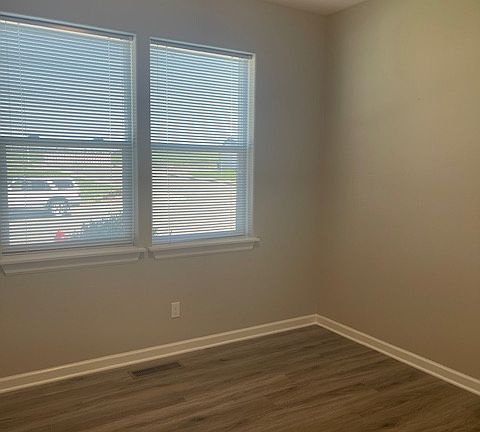 4th image of 429 SE Palomino Ct