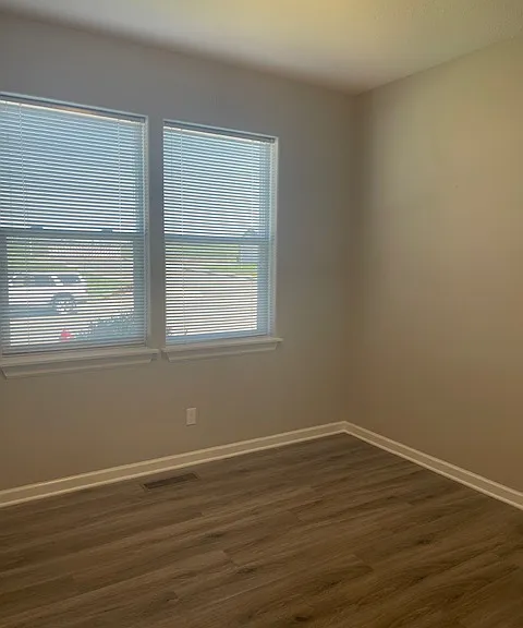 429 SE Palomino Ct — Photo 4