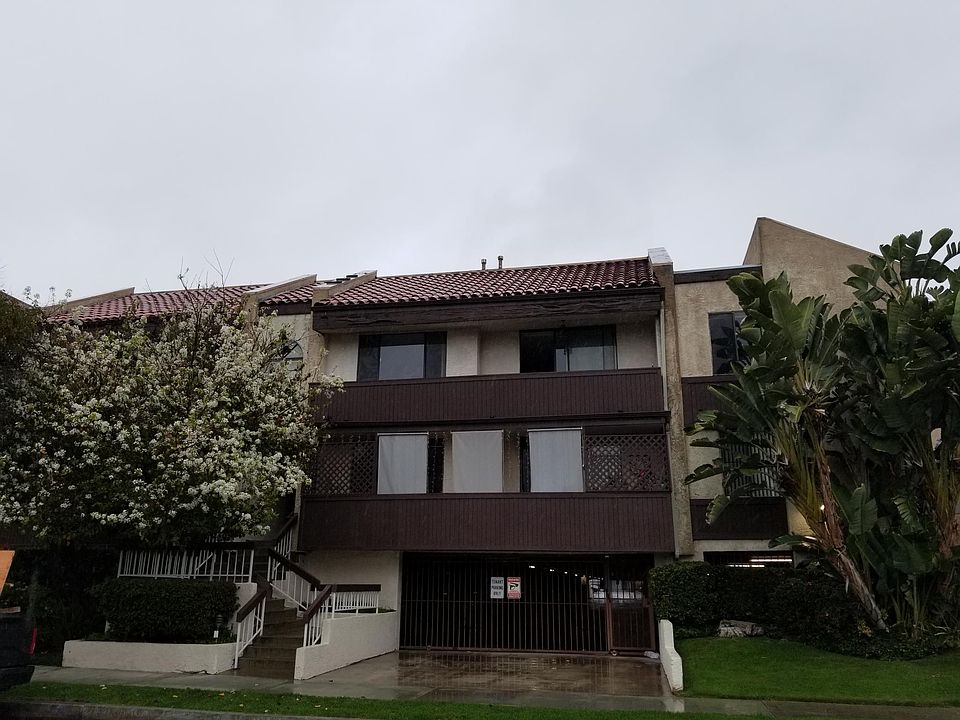 1st image of 14424 Magnolia Blvd APT 111