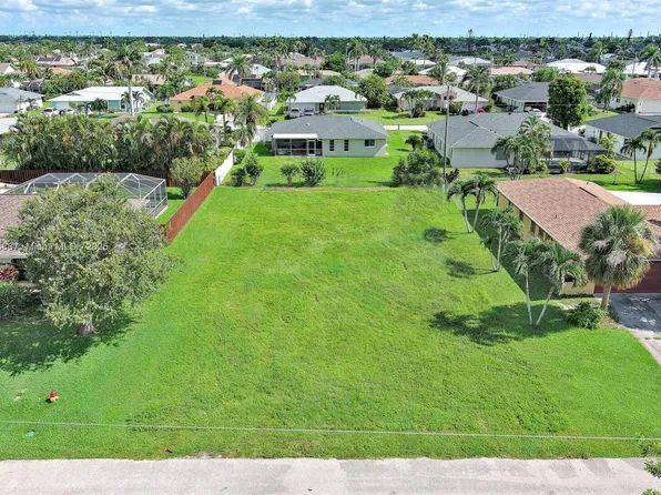 225 SW 46th Ter, Cape Coral, FL 33914