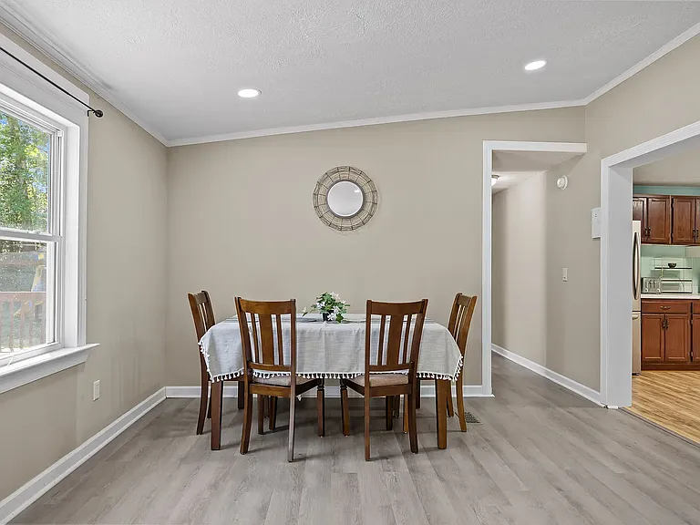 290 Thomas Cash Rd — Photo 7