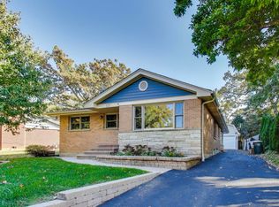 137 Racine Pl, Mundelein, IL 60060