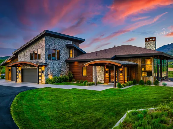 6215 N Horseshoe Ln, Morgan, UT 84050