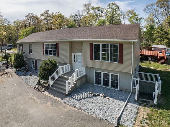 3rd image of 4451 Bernard Rd