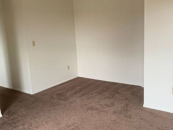 2nd image of 132 Fox Hill Ln APT K