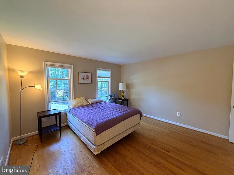 10802 Hunt Club Rd — Photo 25