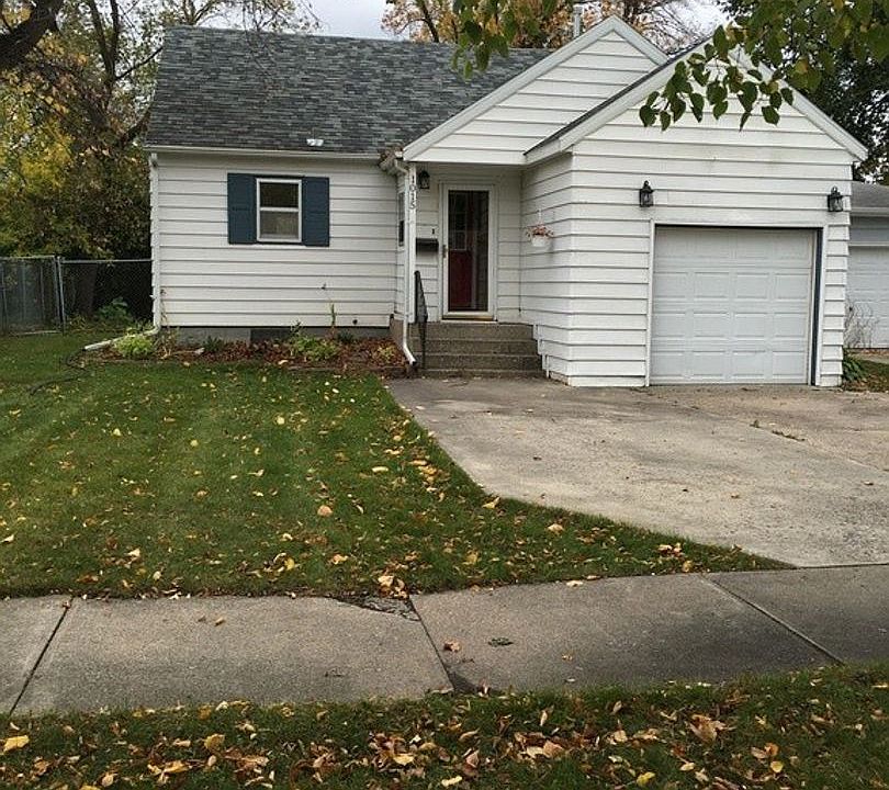 1st image of 1015 9th St S Unit 1015
