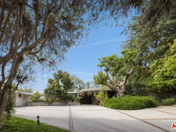 1018 N Crescent Dr, Beverly Hills, CA 90210
