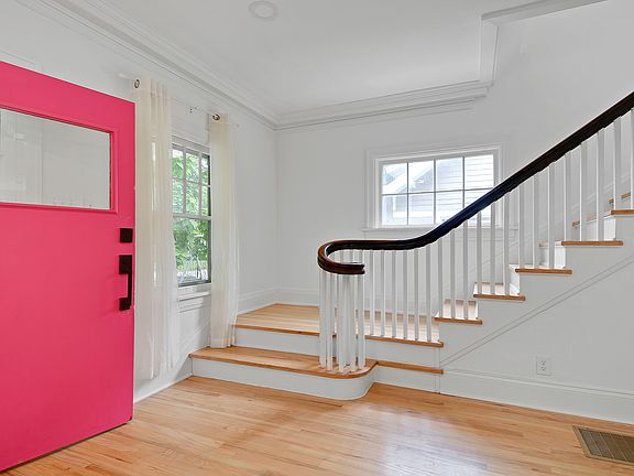 4th image of 5705 Kenwood Ave