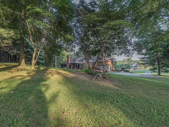 4th image of 458 Patton Rd