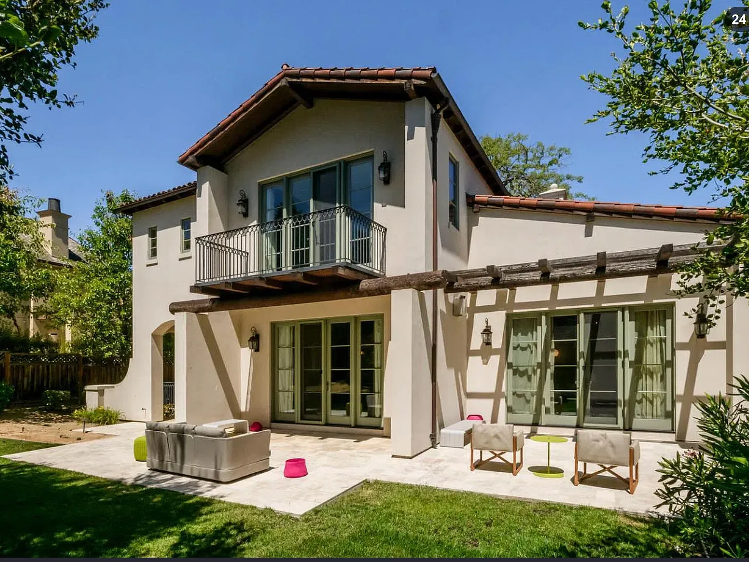 6 bed, 5.5 bath, 5579 sqft, $18,000 — Photo 2