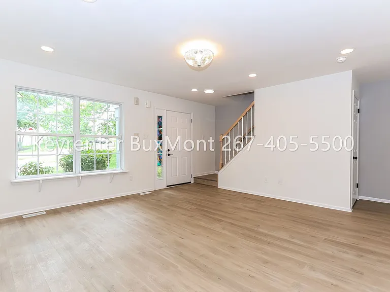 3900 Captain Molly Cir — Photo 5