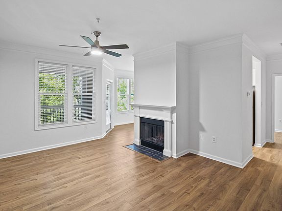 3rd image of 2033 Chatelain Way