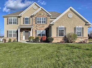 2 Balfour Dr, Mechanicsburg, PA 17050