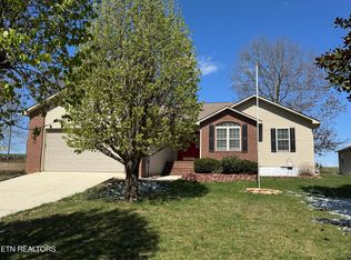 2205 Wichita Dr, Crossville, TN 38572