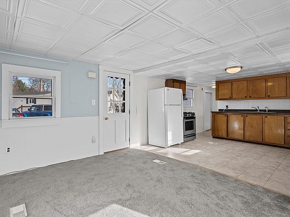 5th image of 194 Lafayette Rd #2E