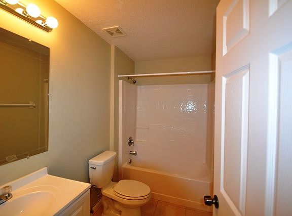 3rd image of 4608 Sandhurst St