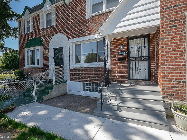 8602 Rugby St — Photo 1