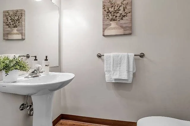 Windsong Place Apartments — Photo 106