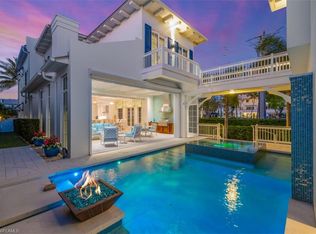 992 9th Ave S, Naples, FL 34102