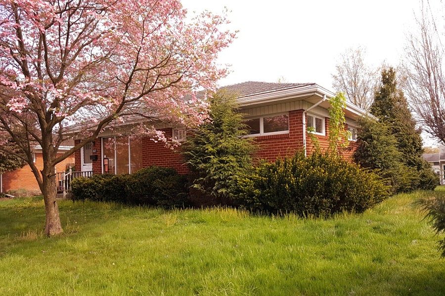 2nd image of 3423 Bedford Dr