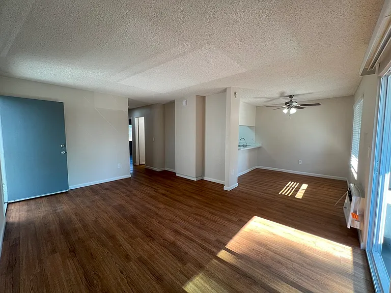 1389 E Lexington Ave E — Photo 22