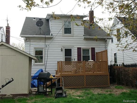 3rd image of 15596 Thomas Ave
