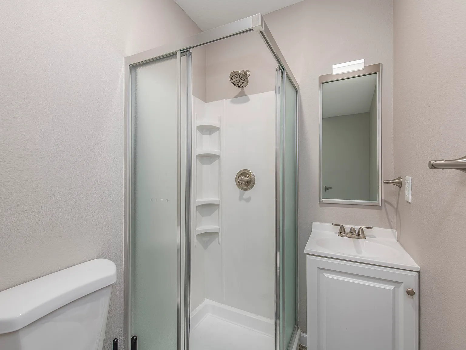 4 bed, 4.0 bath, $931 — Photo 4