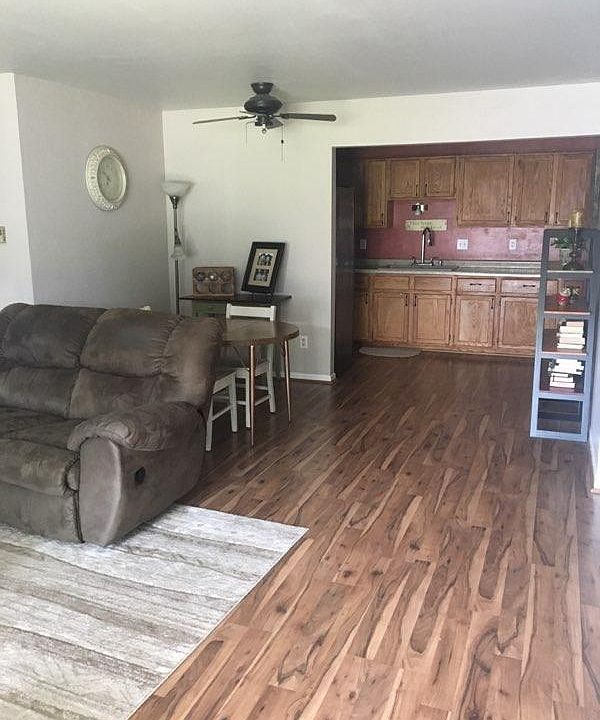 1st image of W168N11515 El Camino Dr