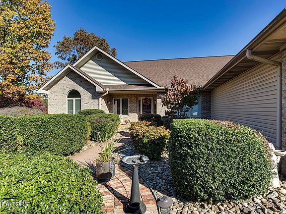 2nd image of 142 Gigi Ln