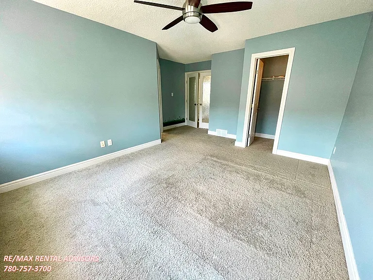 2429 Austin Cres SW — Photo 11