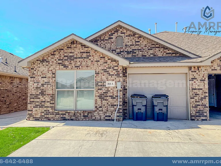 2125 N Texas Ave — Photo 1