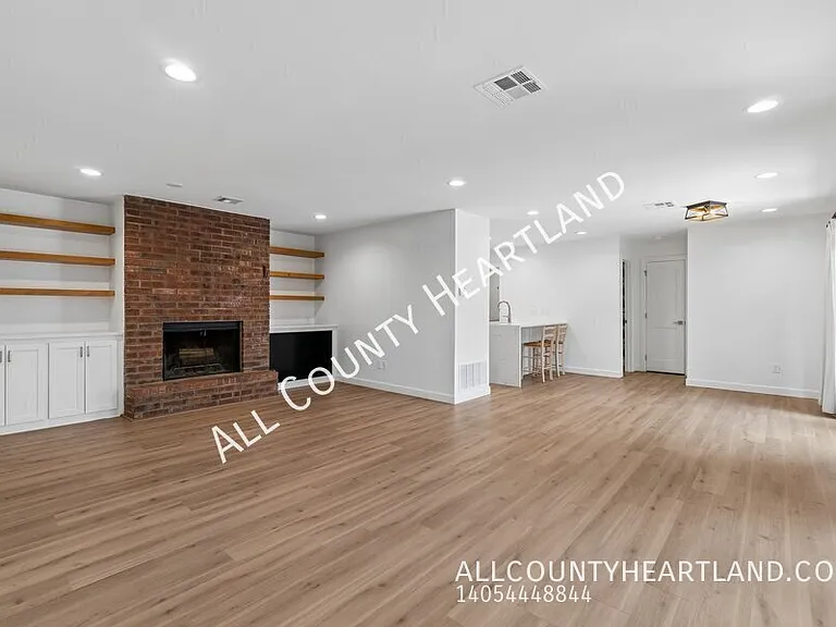 9009 N May Ave #156 — Photo 2