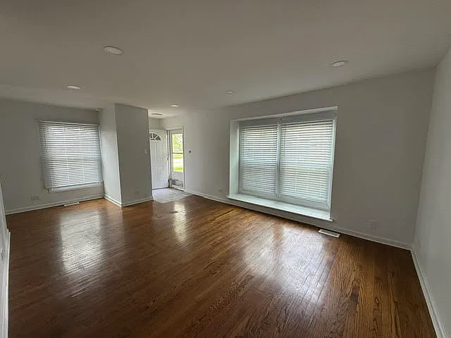 Building Photo - 620 Academy Ct