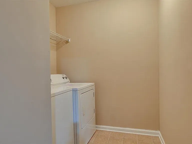 756 Keyes Dr — Photo 19