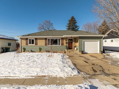 1902 Assumption Dr, Bismarck, ND, 58501