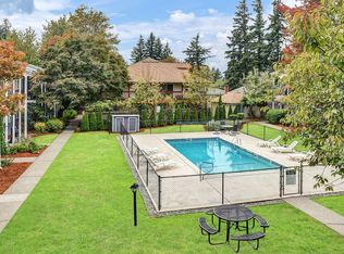 10765 SW Butner Rd #8, Portland, OR 97225