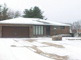 704 Belaire Dr, Washington, IL 61571