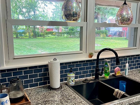 5th image of 101 Sunnyhill Dr