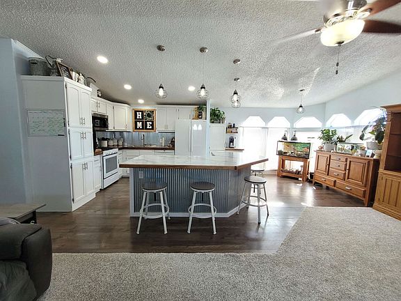 5th image of 1319 BRIDLE LN
