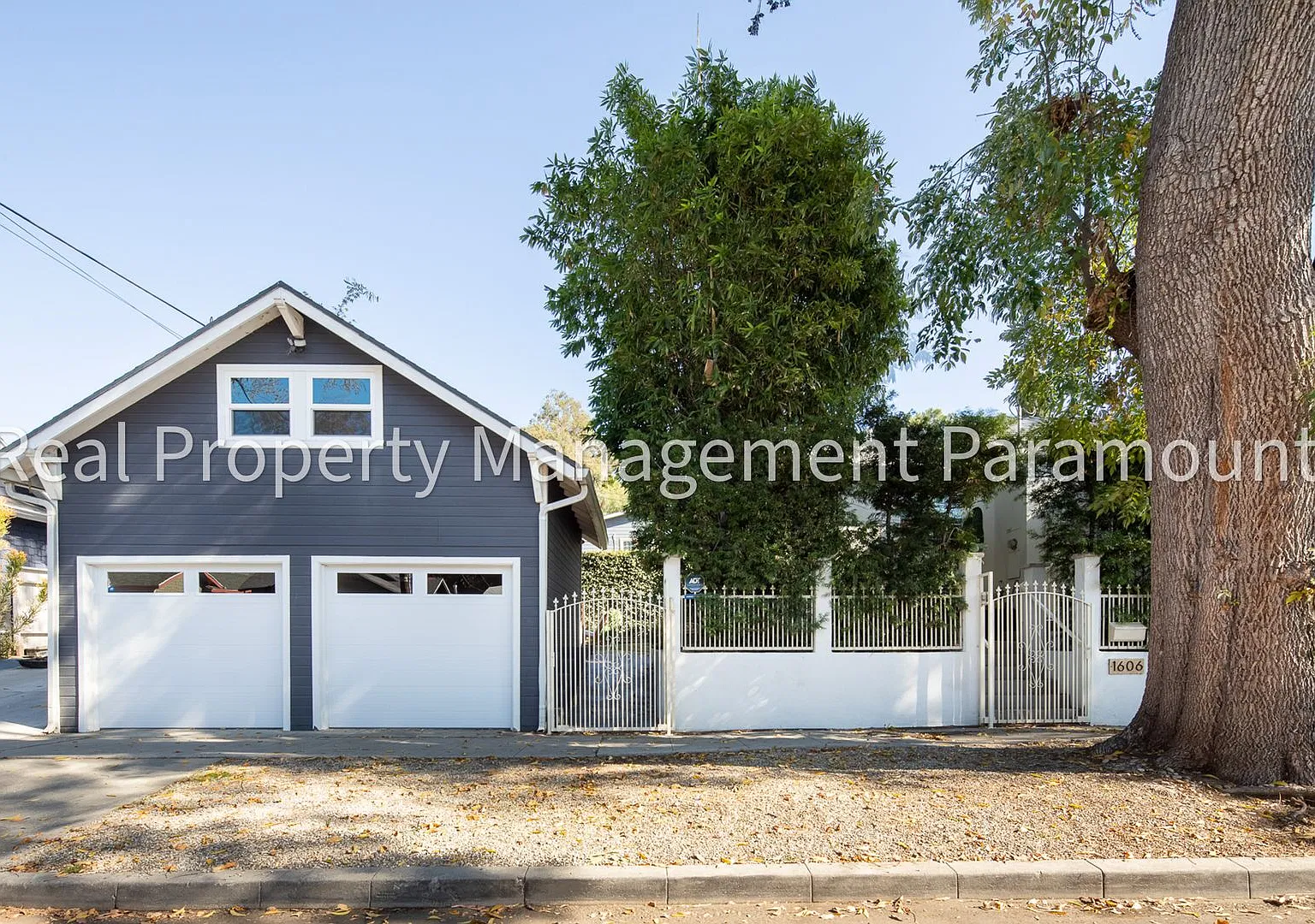 Fully Renovated Los Feliz Home with Private Yard, Two-Car Garage & Creative Studio — Photo 3