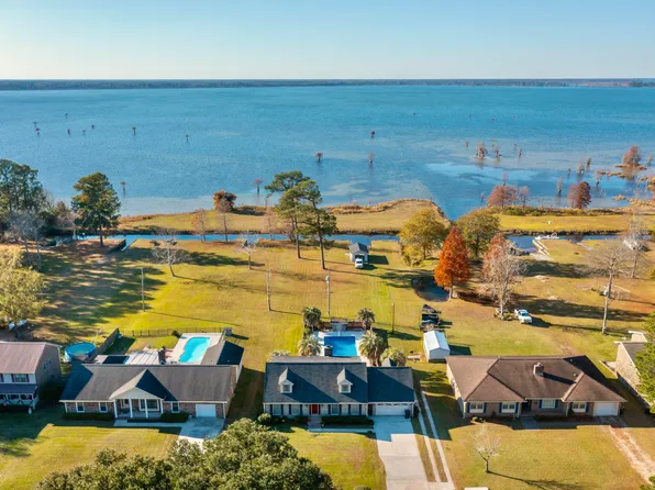 209 Land O Pines Cir, Moncks Corner, SC 29461