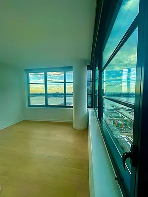 Rented by Greystar | media 9